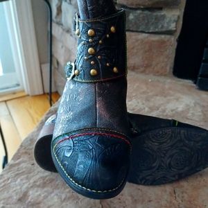 L'artiste Spring Step ankle boots.  Size 38.
